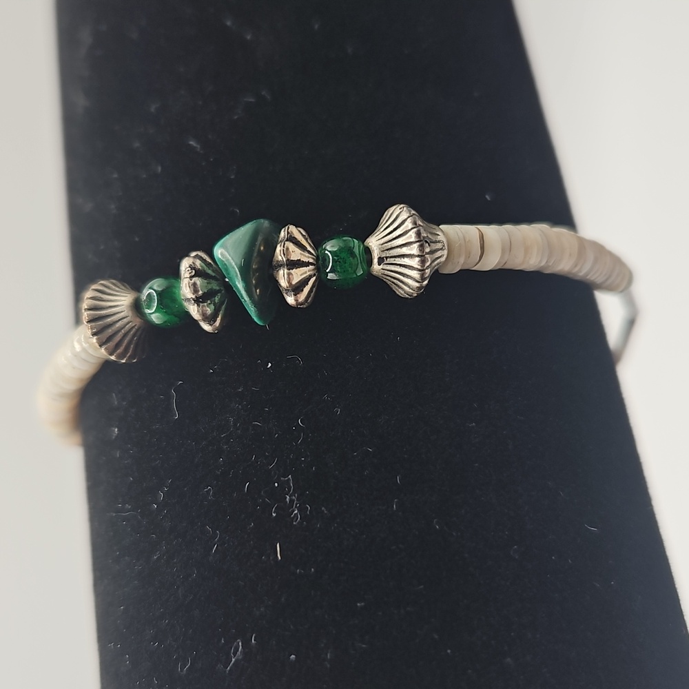 Source Unknown Silver And Green Beaded Bracelet - image 1
